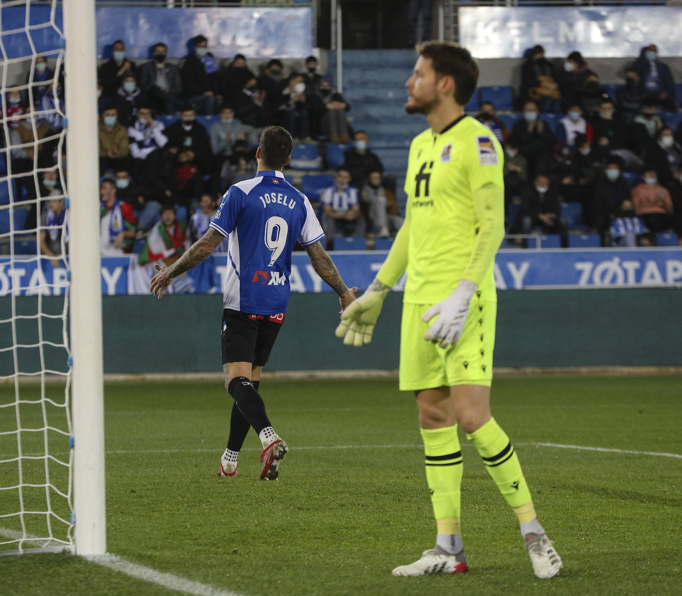 Fotos: Las mejores imágenes del derbi Alavés-Real Sociedad