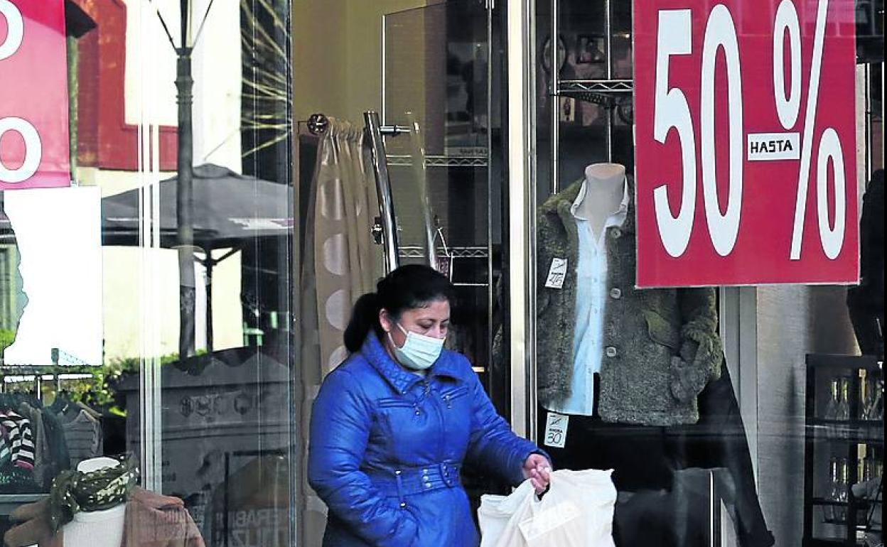 Las rebajas volverán a estra marcadas por el coronavirus. 