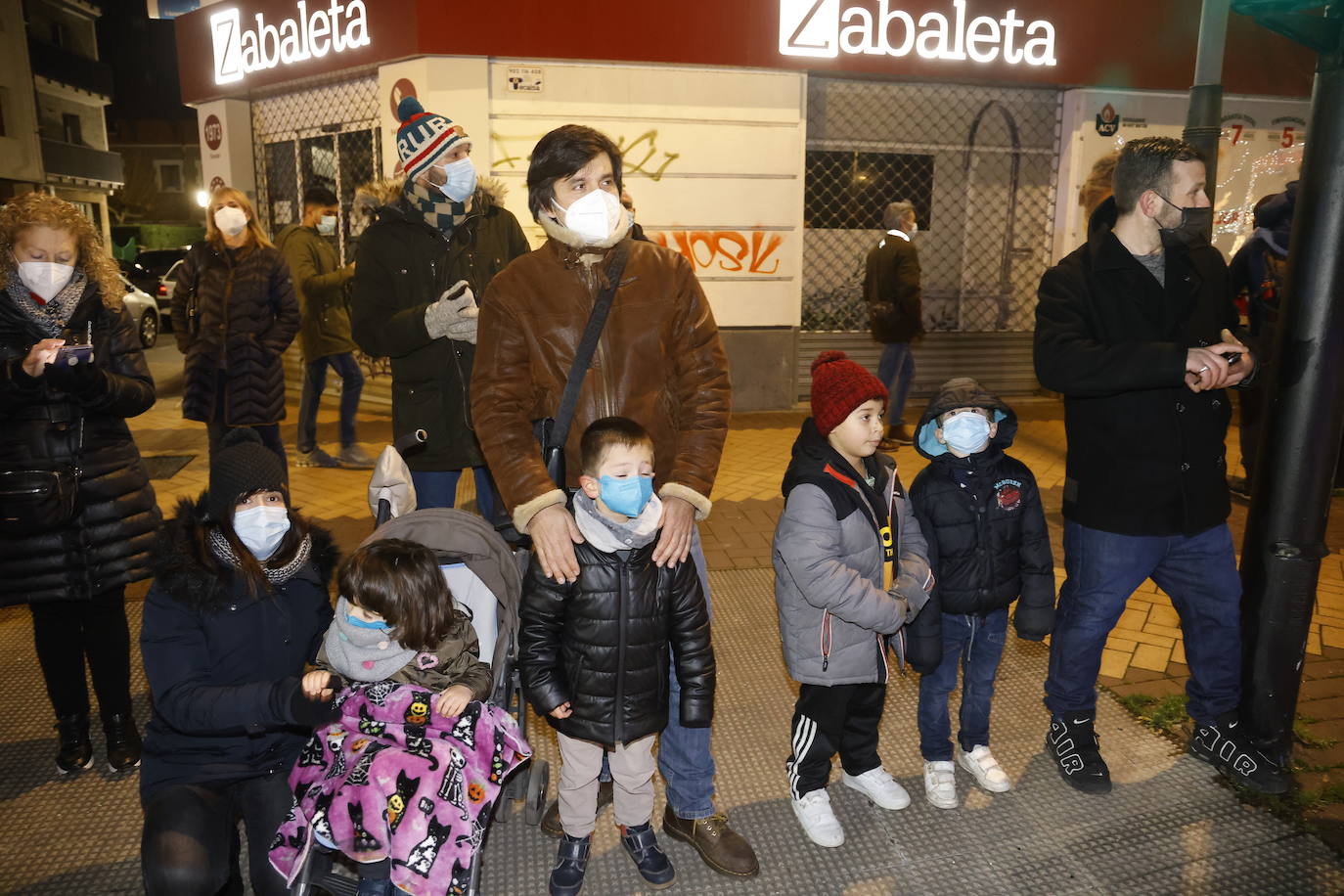 Las mejores imágenes de la cabalgata de los Reyes Magos en Vitoria