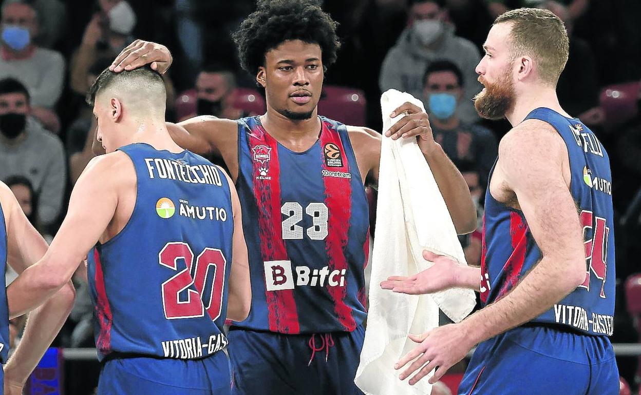 Enoch y Costello son los únicos pívots que quedan en el juego interior del Baskonia tras la rescisión de Nnoko.