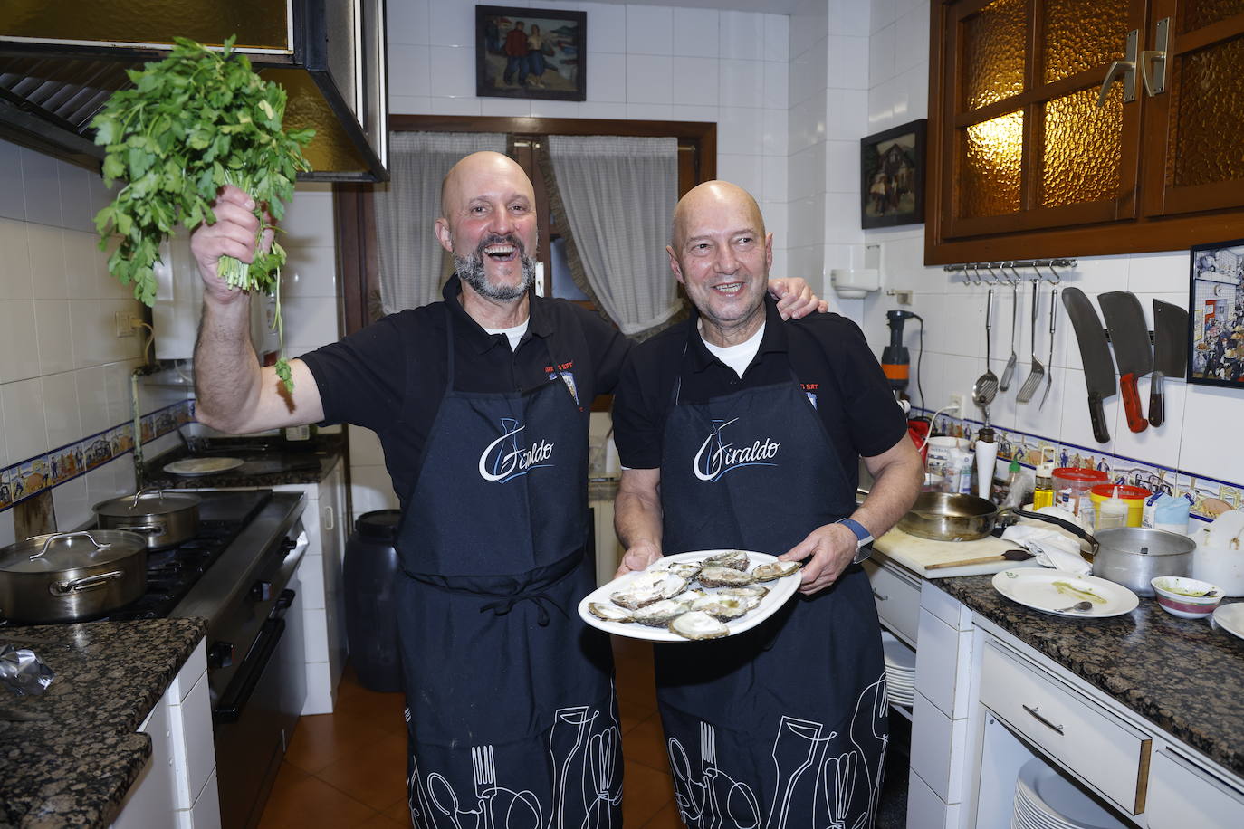 Fotos: Amairu Bat se luce con dos recetas marineras