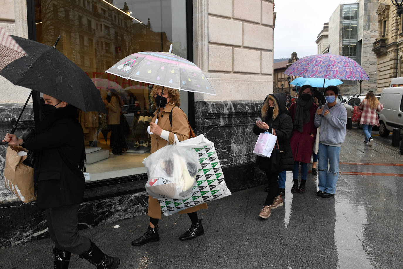 Fotos: Primer día de rebajas en Bilbao