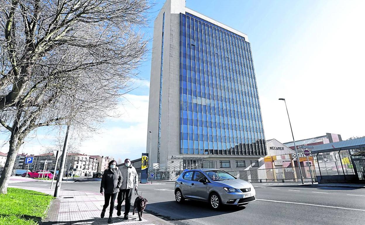 Exterior de la Torre Urduliz, donde se ubica el Nagusi Intelligence Center.