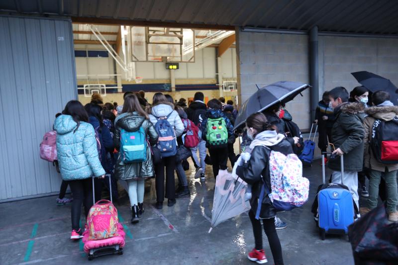 Fotos: Vuelta al colegio en Bizkaia tras las navidades