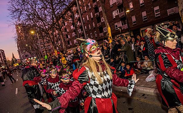 El desfile de Carnaval en Vitoria se limita a 300 personas por comparsa