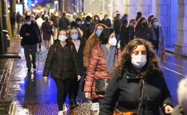 Las bajas siguen disparadas, con más de 21.000 vascos sin ir al trabajo por Covid