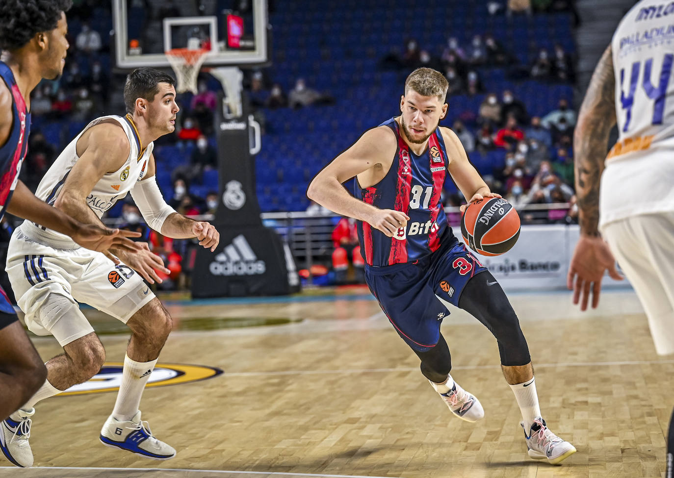 Fotos: Las mejores imágenes del Real Madrid-Baskonia