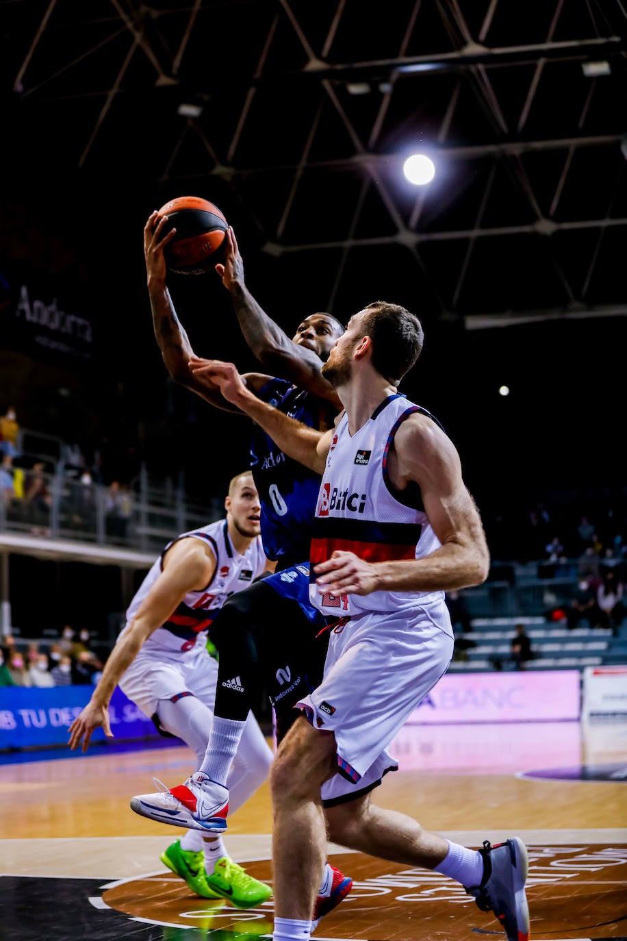 Fotos: Las mejores imágenes del Andorra - Baskonia