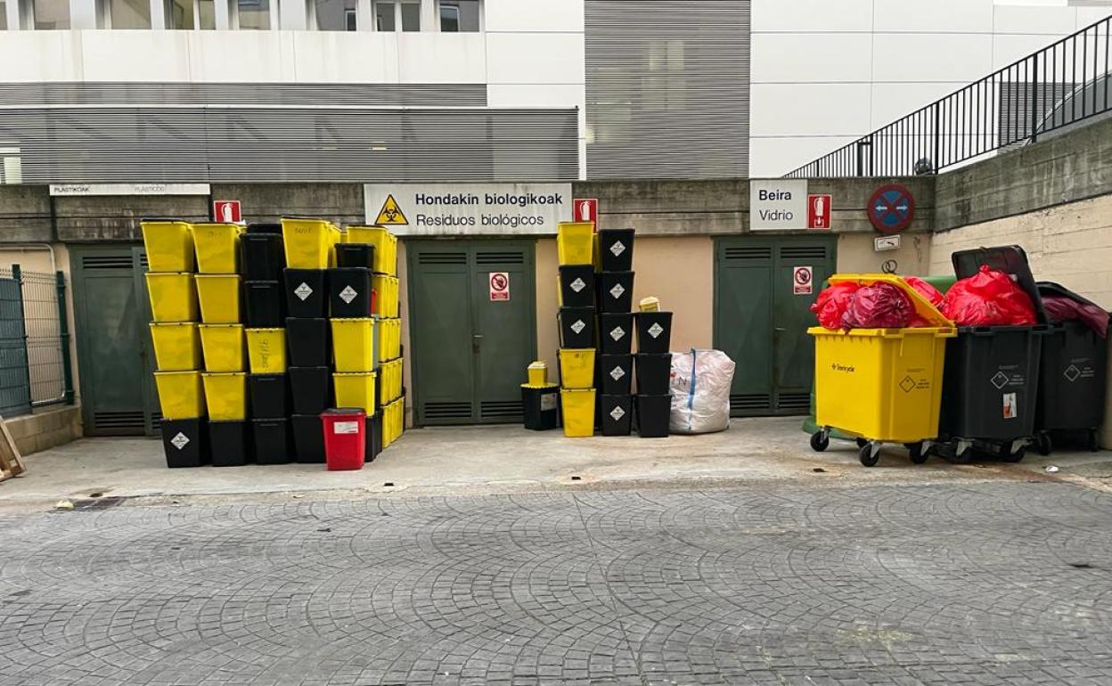 ESK denuncia la presencia de residuos biológicos en la calle