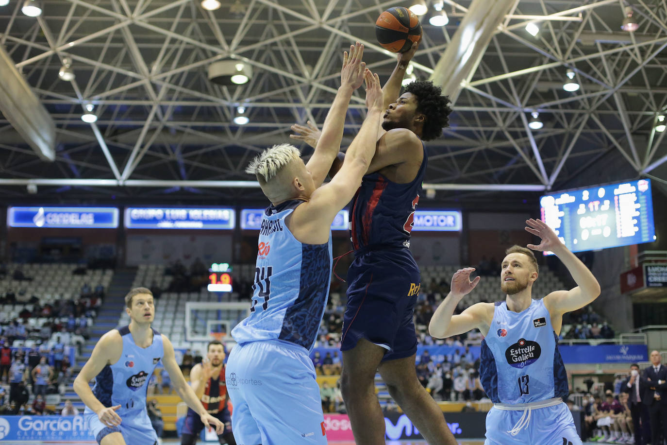Fotos: Las mejores imágenes del Breogán - Baskonia