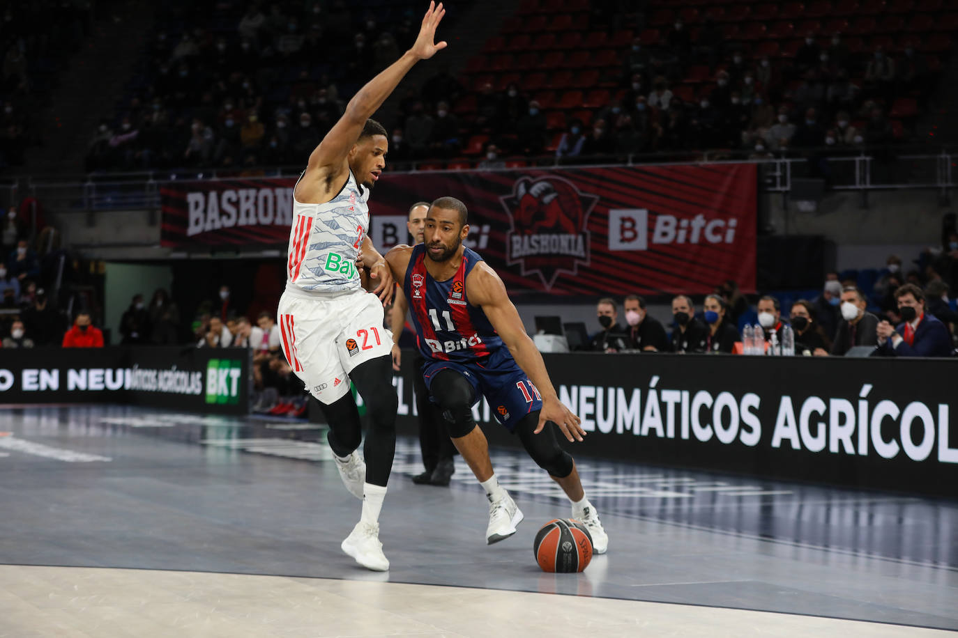 Fotos: Las imágenes del Baskonia - Bayern
