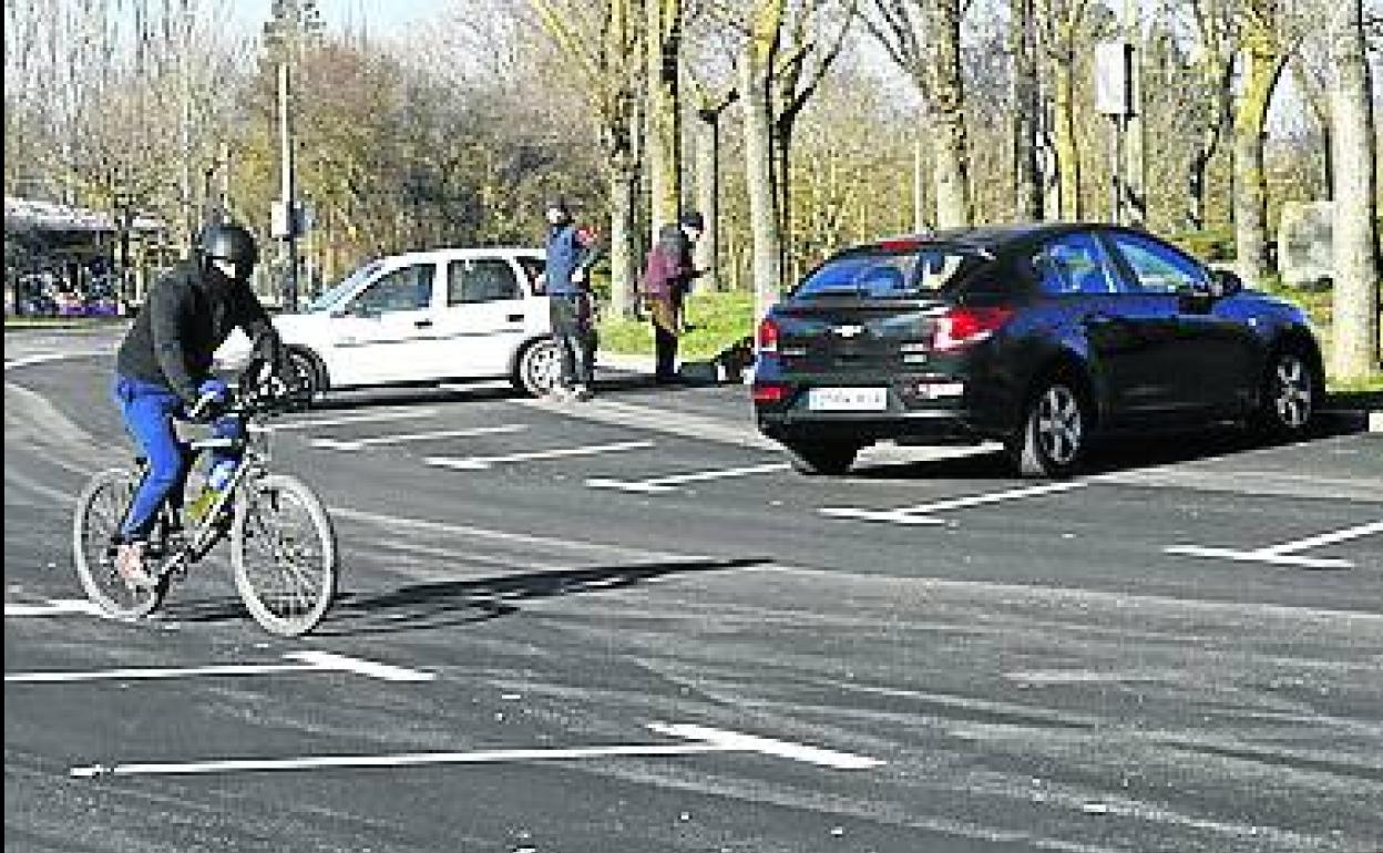 El parking de Mendizabala reabre tras su asfaltado