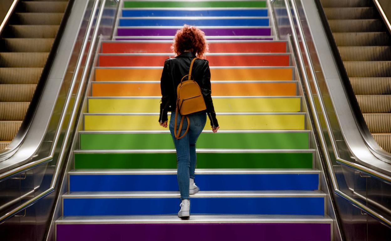 Ortzadar LGTB euskal elkarte bat da, gizartean giza eskubideen errespetua eta berdintasunaren eta aniztasunaren balioak sustatzea bilatzen duena. 