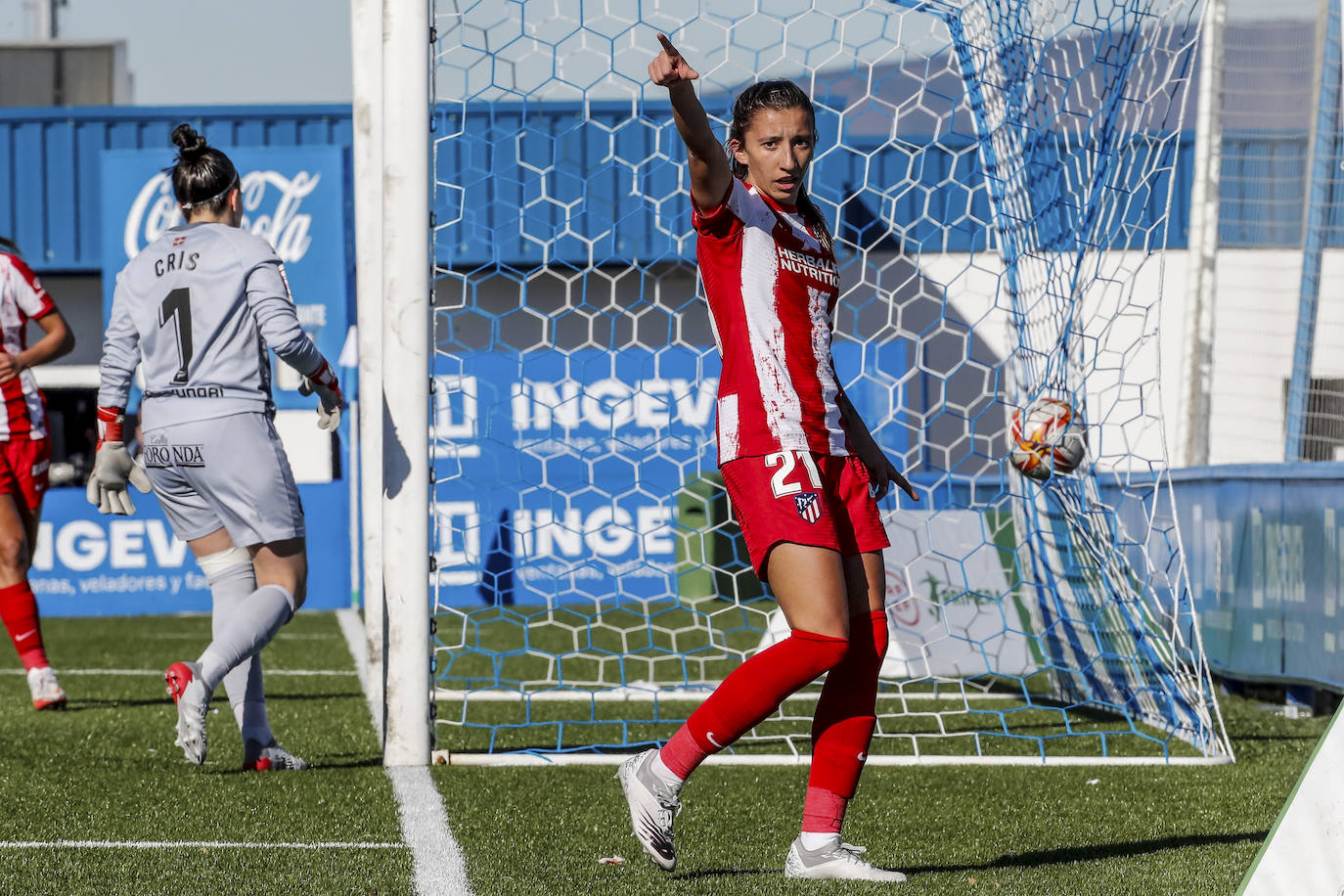 Fotos: Las mejores imágenes del Alavés Glorisas-Atlético