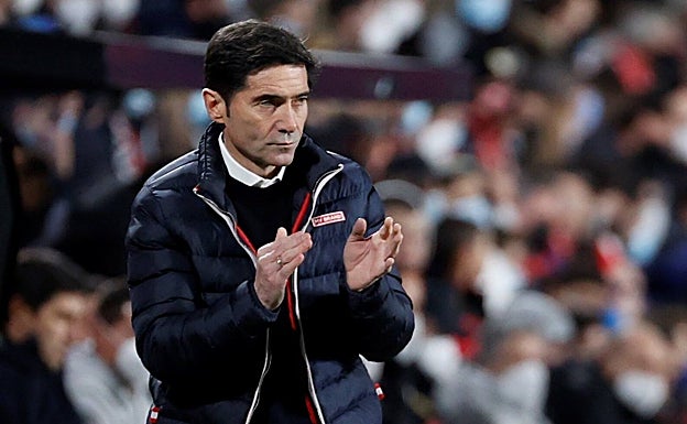 Marcelino, sobre el partido de Copa ante el Real Madrid: «Tenemos más posibilidades si no juega Benzema»