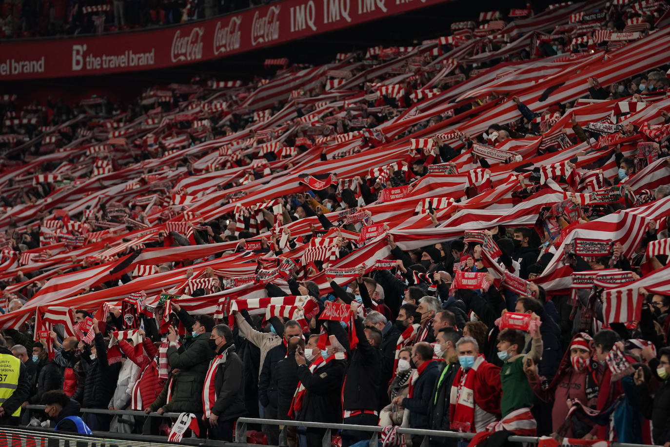 Fotos: San Mamés llevó en bolandas al Athletic