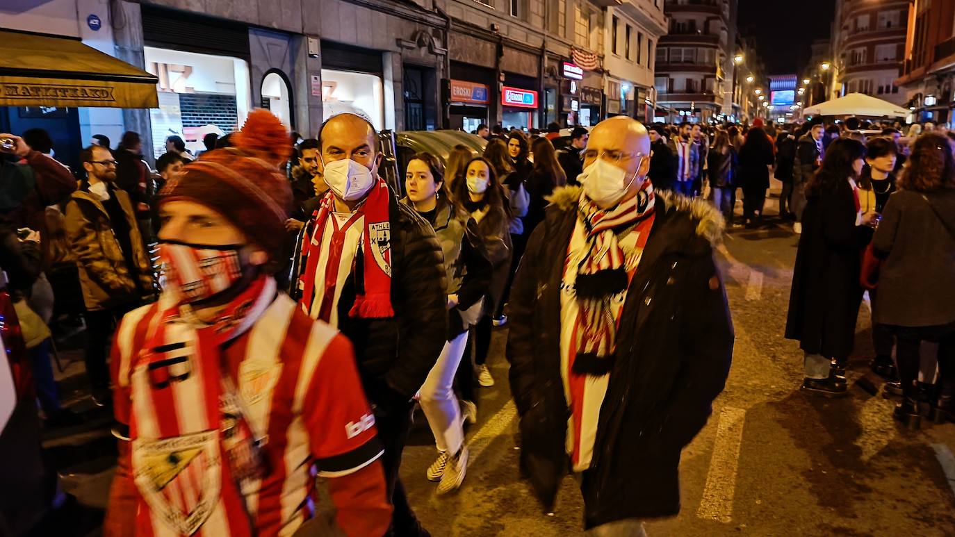 Fotos: San Mamés llevó en bolandas al Athletic