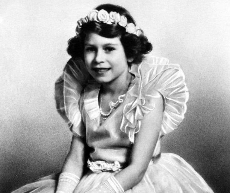 La Reina Isabel II de niña.