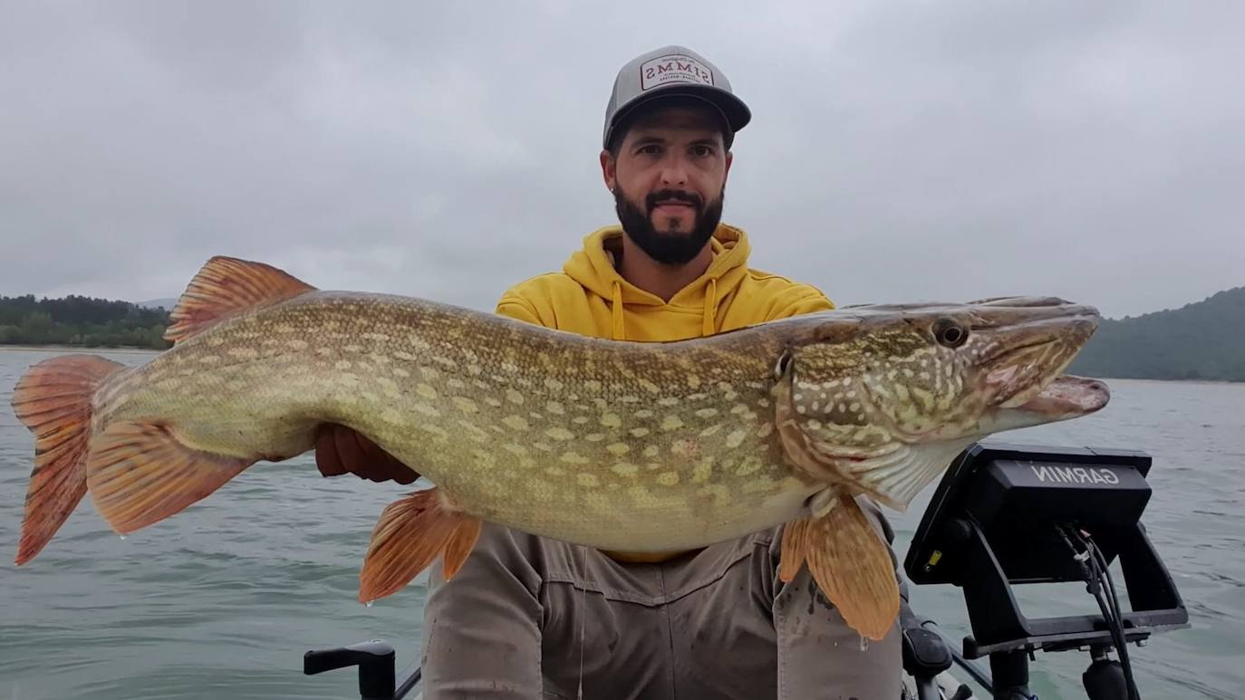 Fotos: Pesca de grandes depredadores en Ulibarri