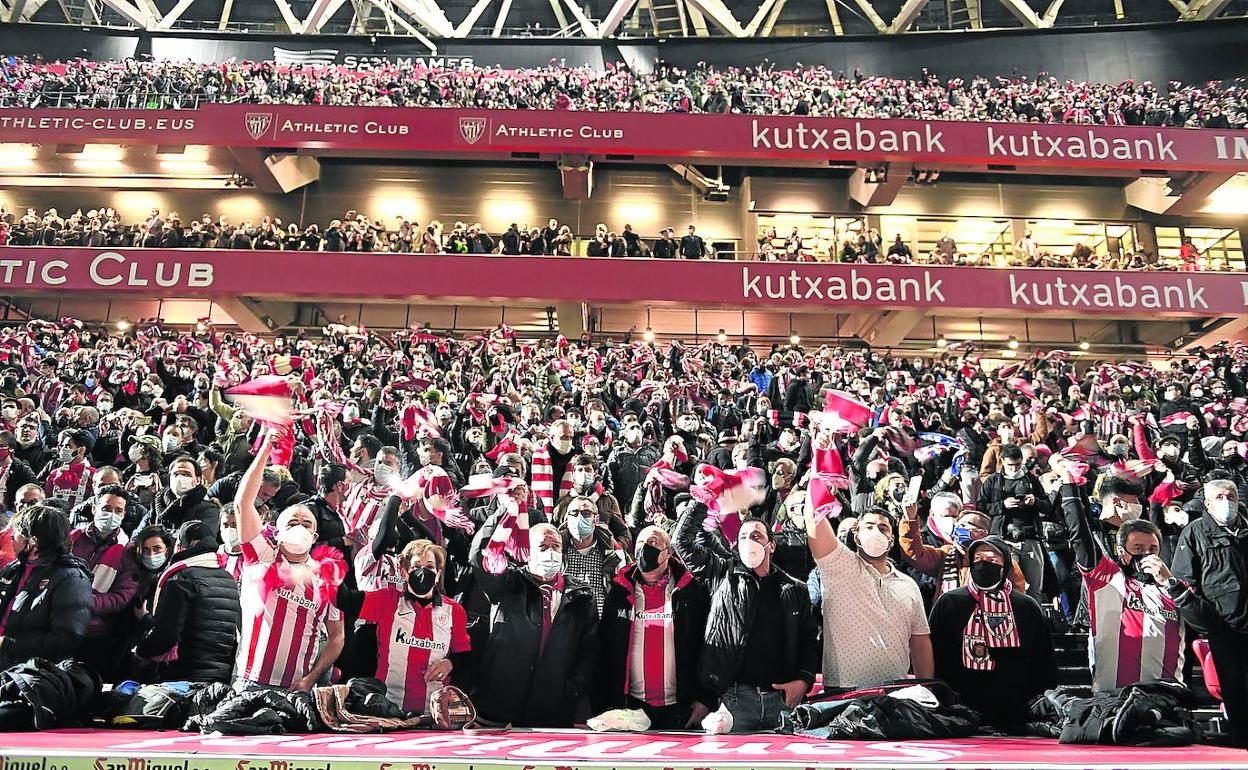 La afición de San Mamés en el partido ante el Real Madrid. 