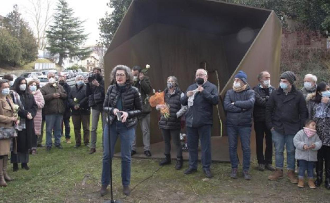 Maite Pagazaurtundua, durante su intervención en el acto cívico en Andoain, en memoria de su hermano.