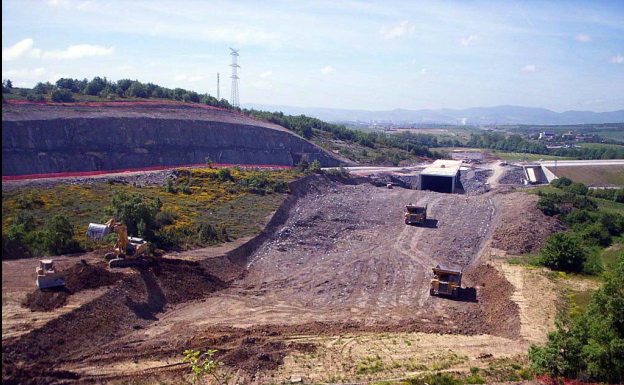 Las obras del TAV en el tramo de Arrazua Ubarrundia en 2007, un año después de ponerse la primera piedra.