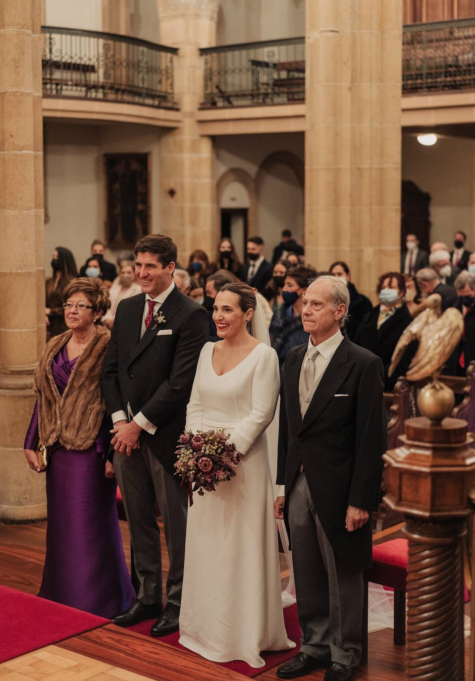 Fotos: Andrea, la novia que se casó en Neguri con una capa con capucha inspirada en &#039;La bella y la bestia&#039;