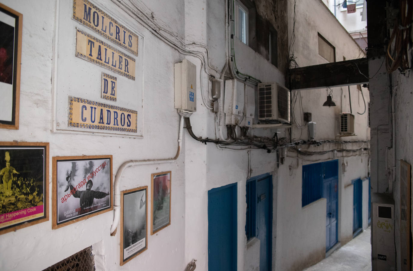 Fotos: El desconocido callejón de Bilbao lleno de arte y artesanía que recuerda a Santorini