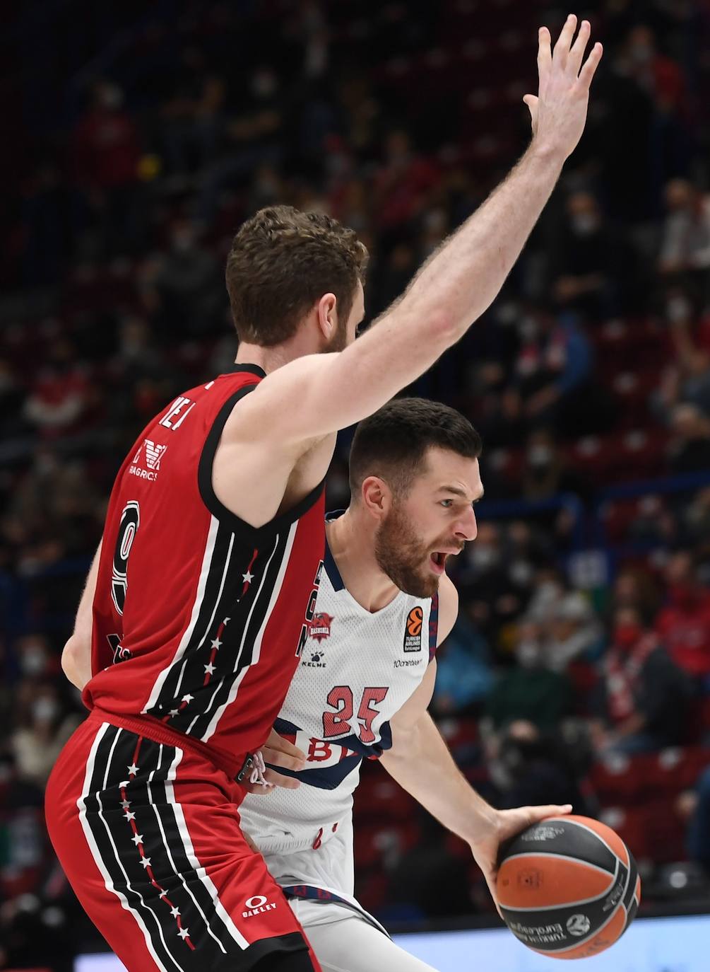 Fotos: Las mejores imágenes del Armani Milán - Baskonia