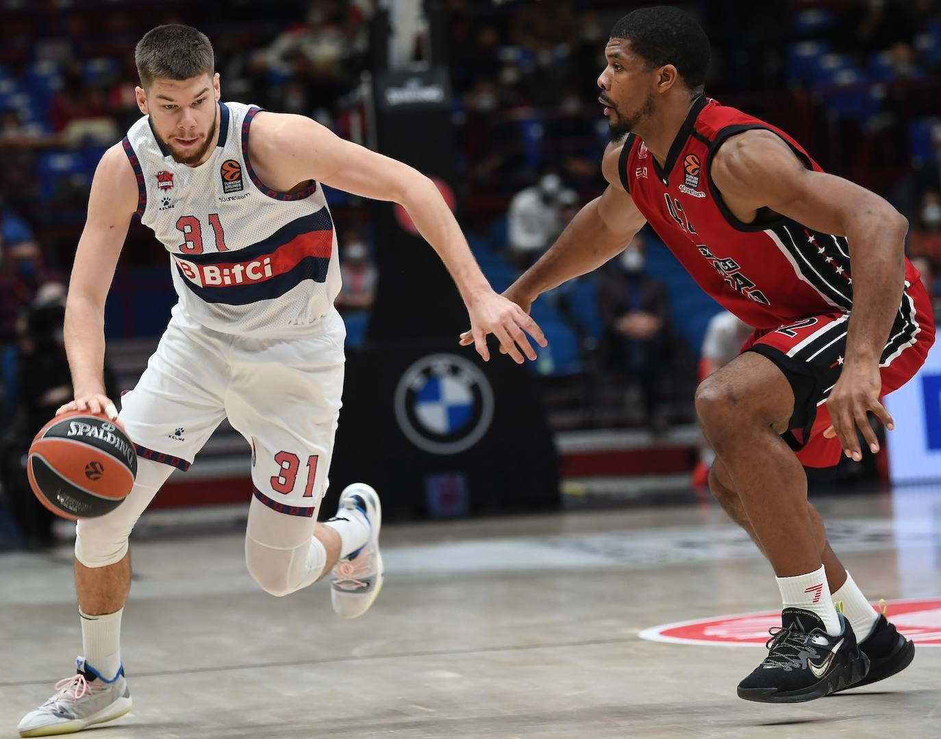 Fotos: Las mejores imágenes del Armani Milán - Baskonia