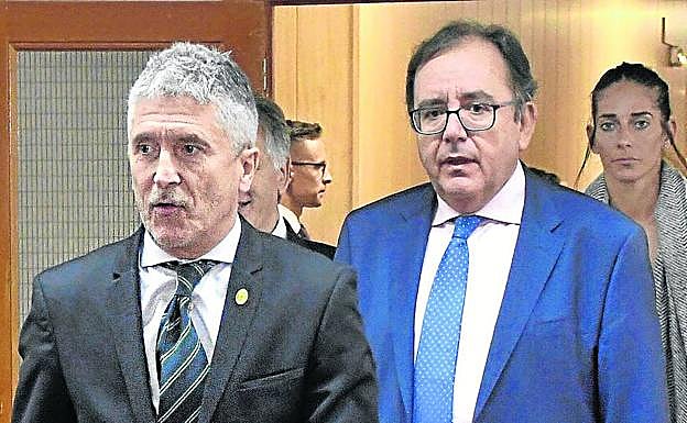 De confianza. Marlaska y Ángel Luis Ortiz en un acto en Segovia. 