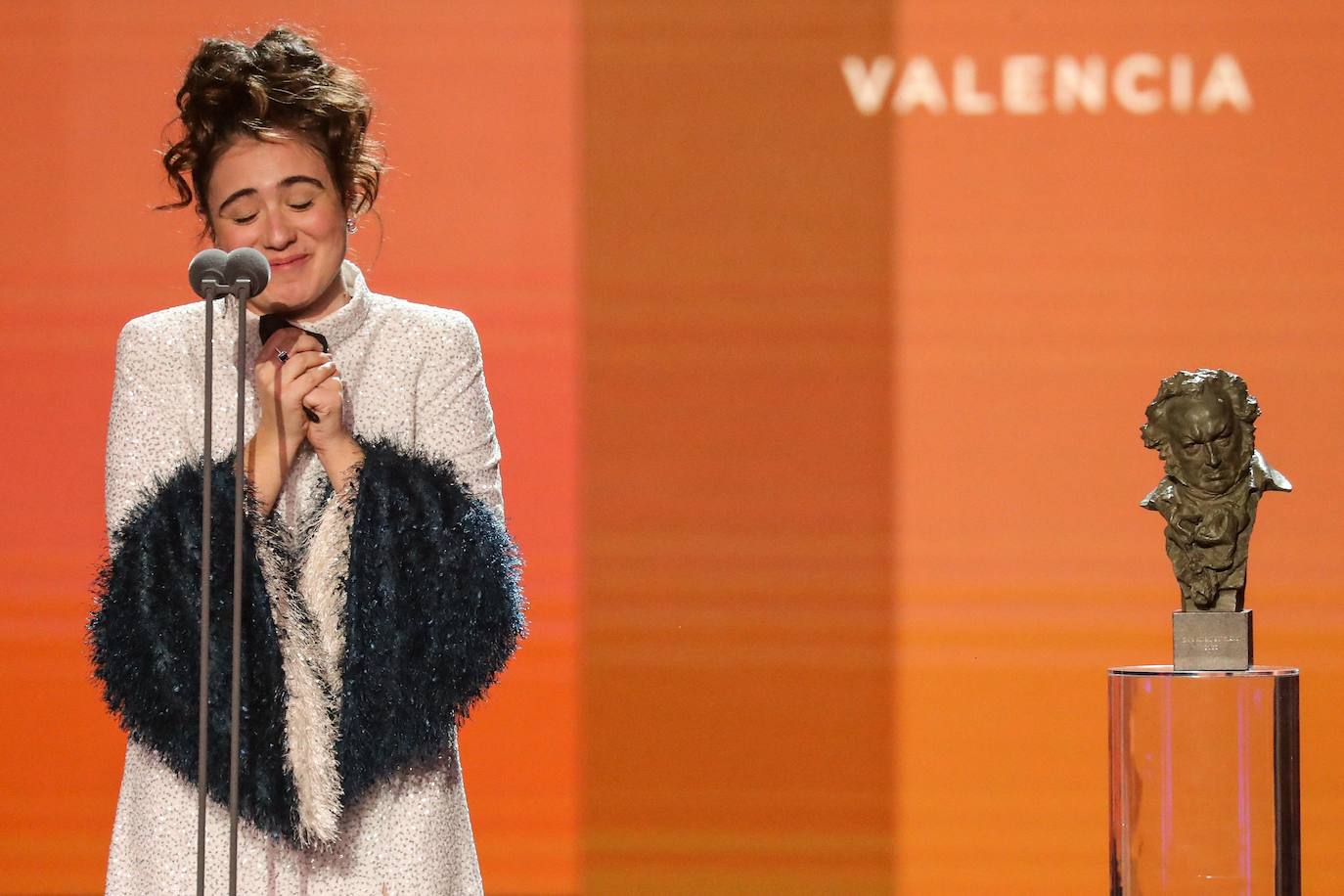 Fotos: Jone, la estudiante que está detrás del espectacular vestido con el que María Cerezuela ganó el Goya