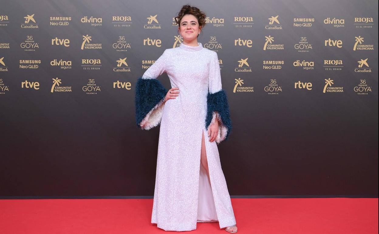 María Cerezuela recogió el Goya a mejor actriz revelación con un vestido diseñado por la joven de Ondarroa Jone González, fundadora de la firma Nelez Studio.