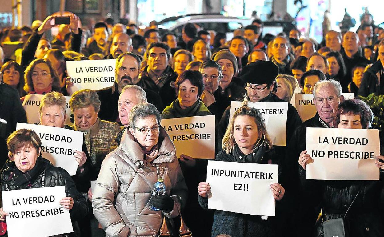 Imagen de una protesta en Bilbao contra casos de abusos cometidos en Los Salesianos. 