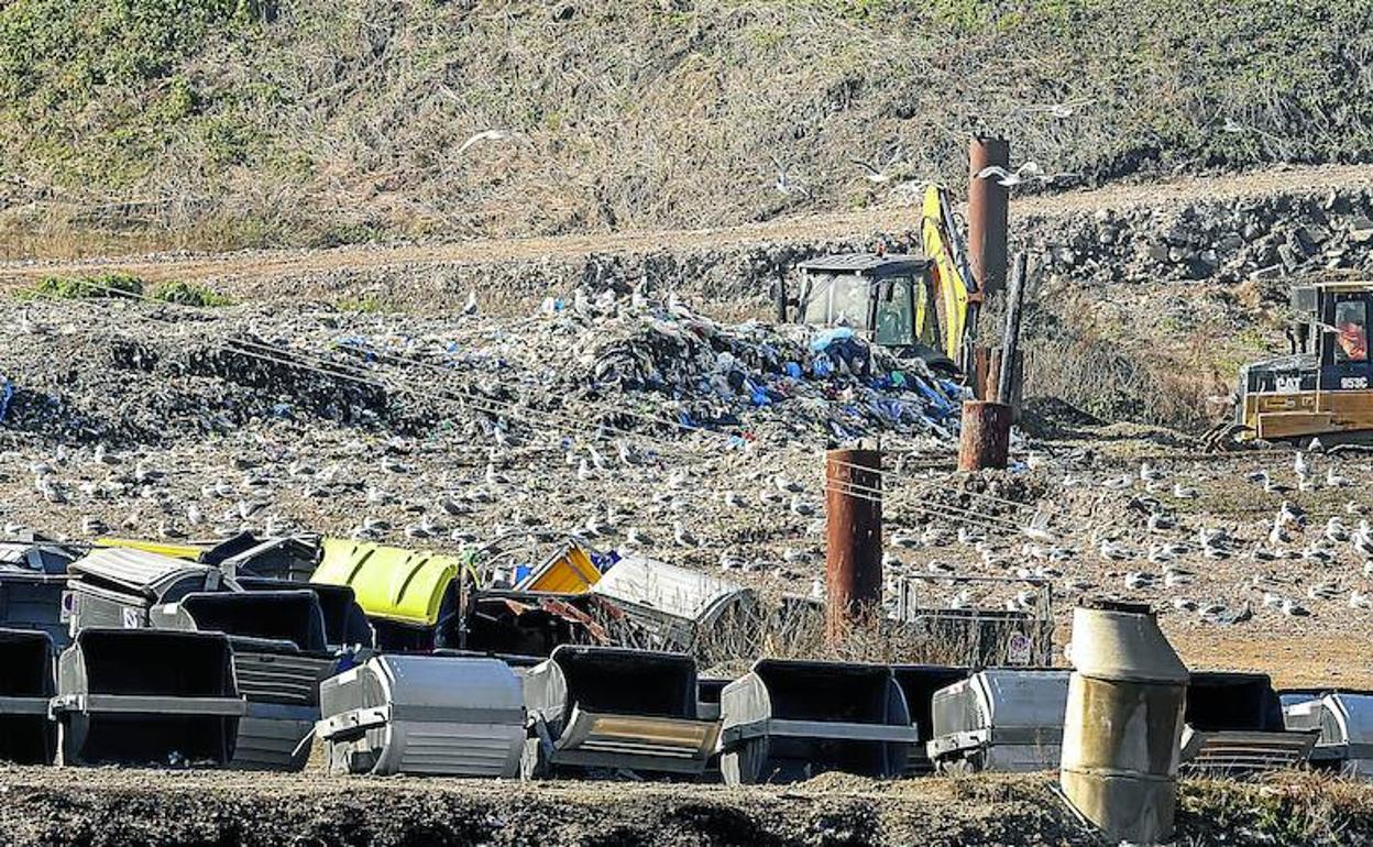 Vitoria tiene 8 años para reducir a más de la mitad la basura que genera y  evitar saturar el vertedero | El Correo