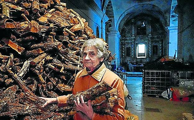 El matrimonio también usa la ermita de almacén agrícola. 