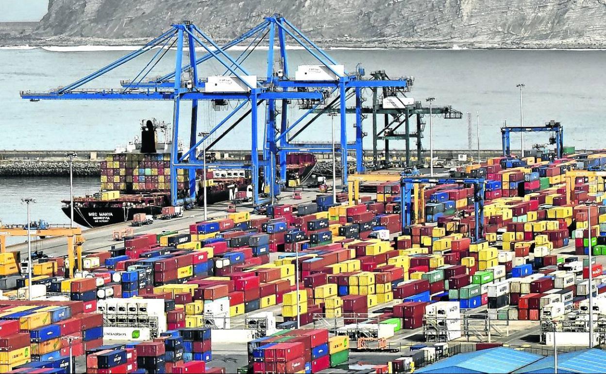 El Superior vasco declara en fraude de ley los contratos de los estibadores eventuales de Bilbao