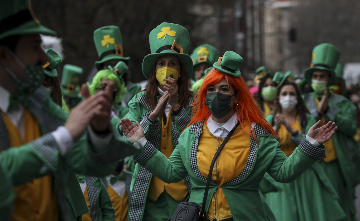 Fotos: Búscate en las fotos del desfile de comparsas del Carnaval