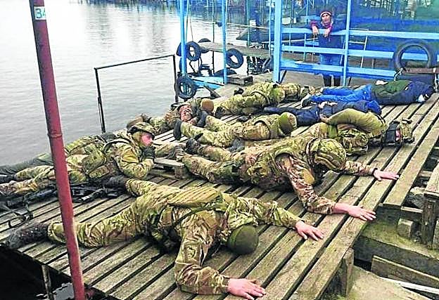 Un país a la caza de saboteadores