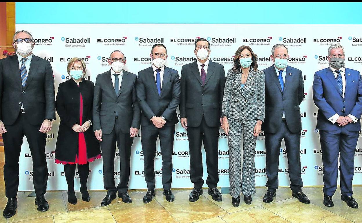 Íñigo Barrenechea, Ainara Basurko, Ramiro González, Denis Itxaso, Enrique de Ybarra, Olatz Garamendi, Pedro Azpiazu, Iñaki Navarro y Ana Otadui.