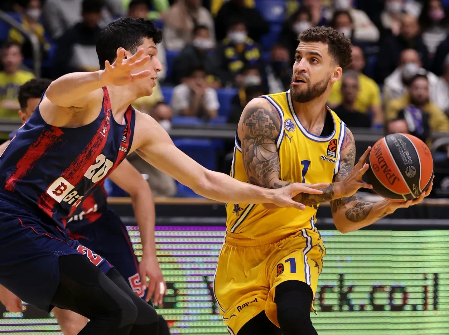 Fotos: Las mejores imágenes del Maccabi - Baskonia