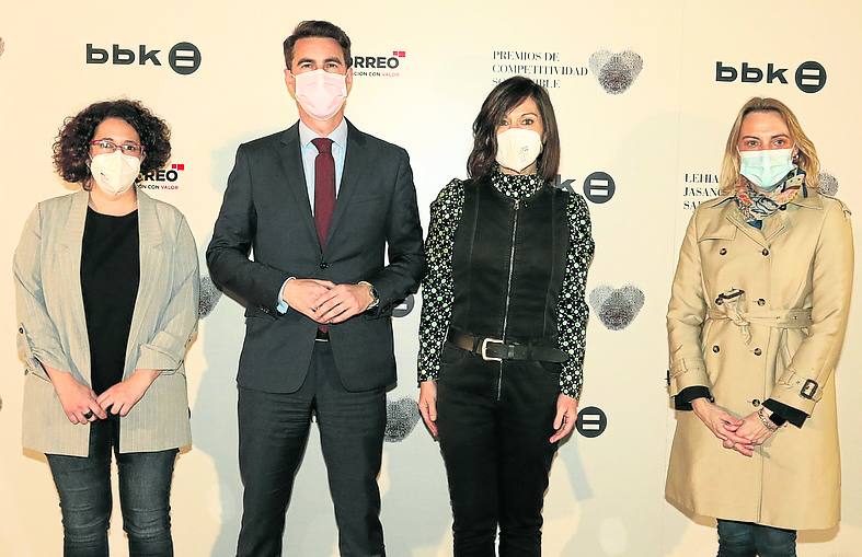 Ana Viñals, Xabier Ochandiano, Oihane Agirregoitia y Raquel González.