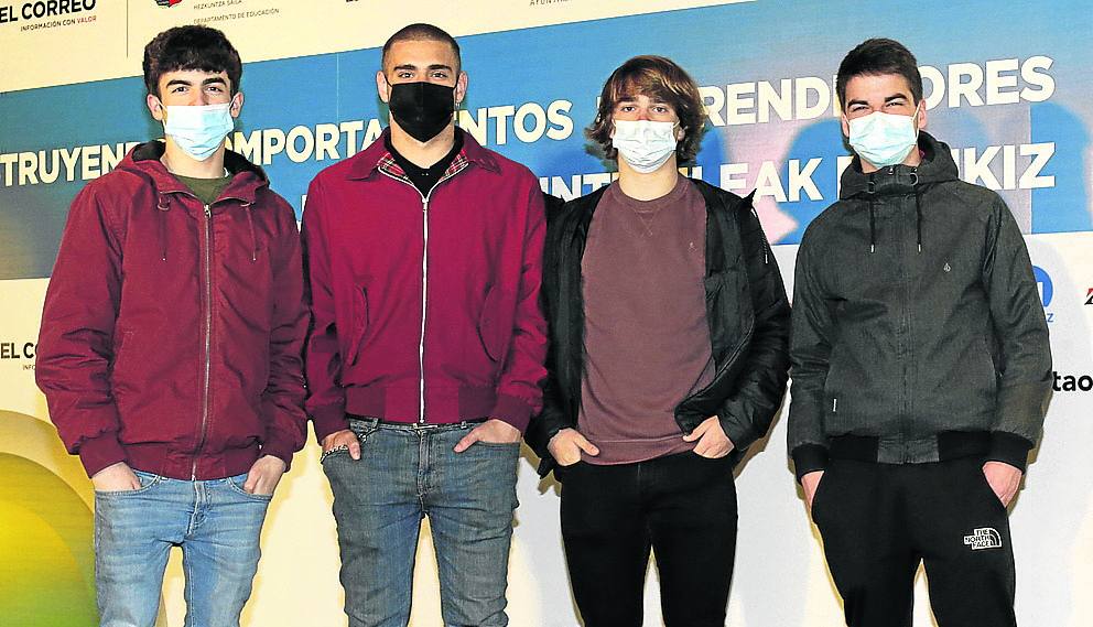 Unai Olano, Manex Unzurrunzaga, Oier Angulo y Aiser Zabala. 