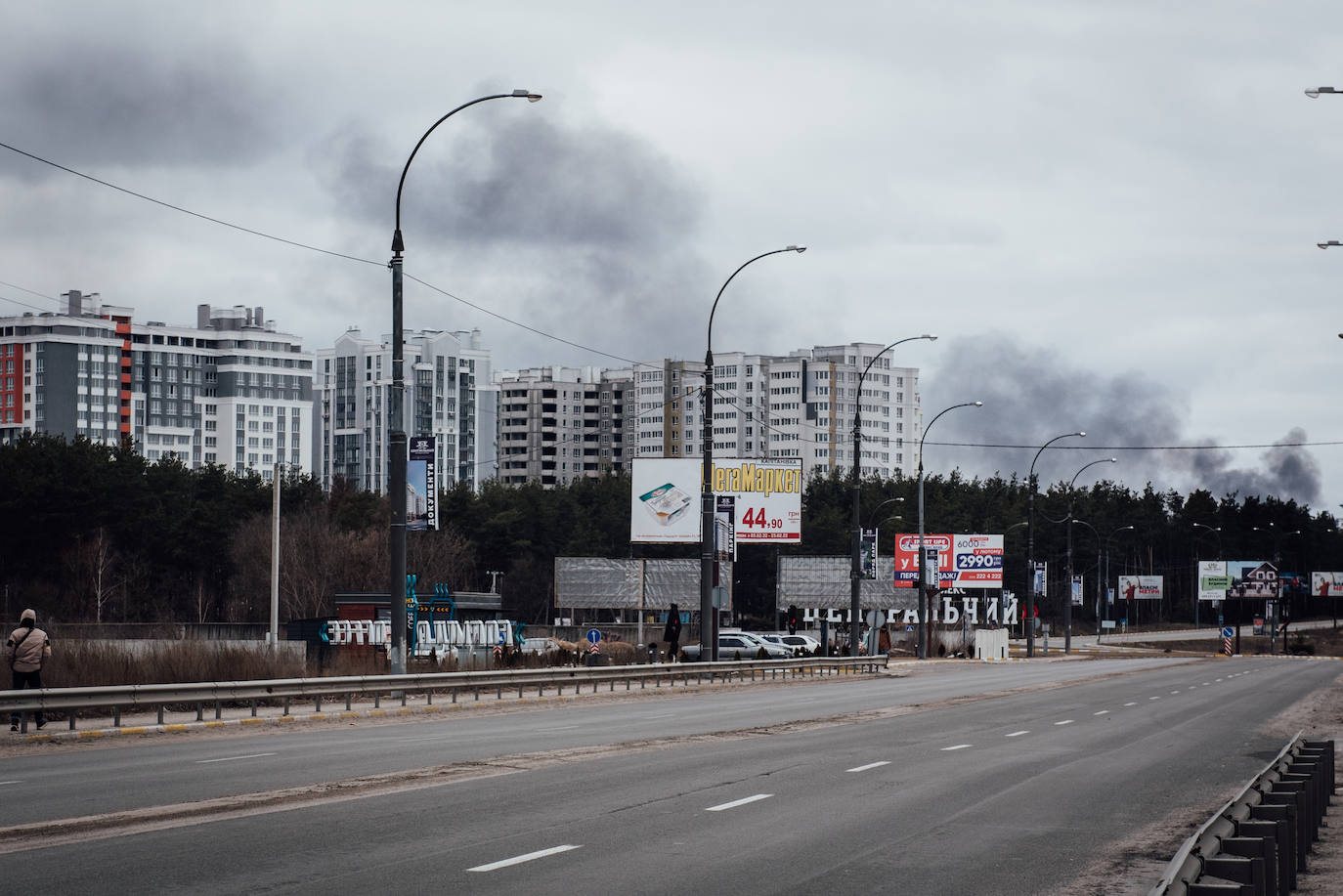 Fotos: Moscú bombardea a civiles en Irpin, a las puertas de Kiev