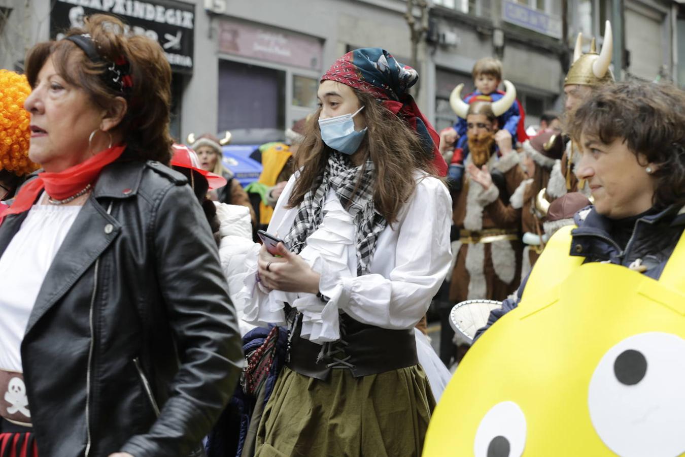 Fotos: Colorido y mucho baile en el Carnaval de Santutxu