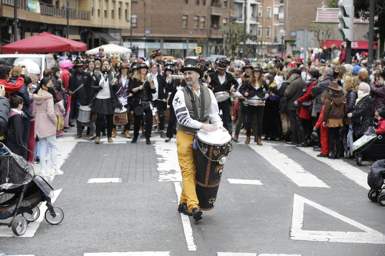 Fotos: Colorido y mucho baile en el Carnaval de Santutxu