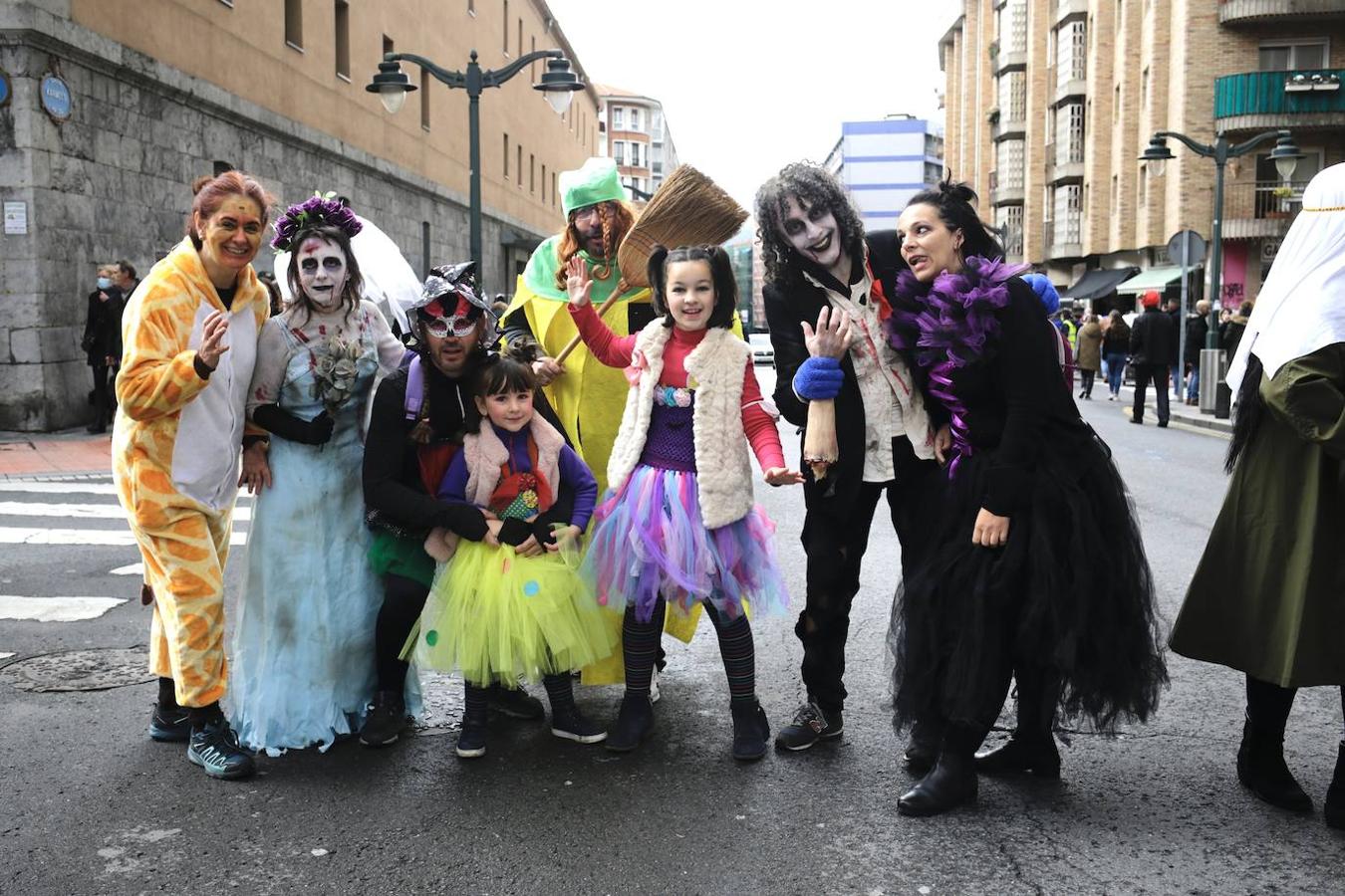 Fotos: Colorido y mucho baile en el Carnaval de Santutxu