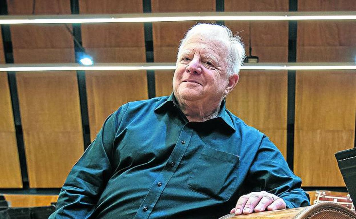 Leonard Slatkin, ayer en la sala de ensayos de la BOS. 