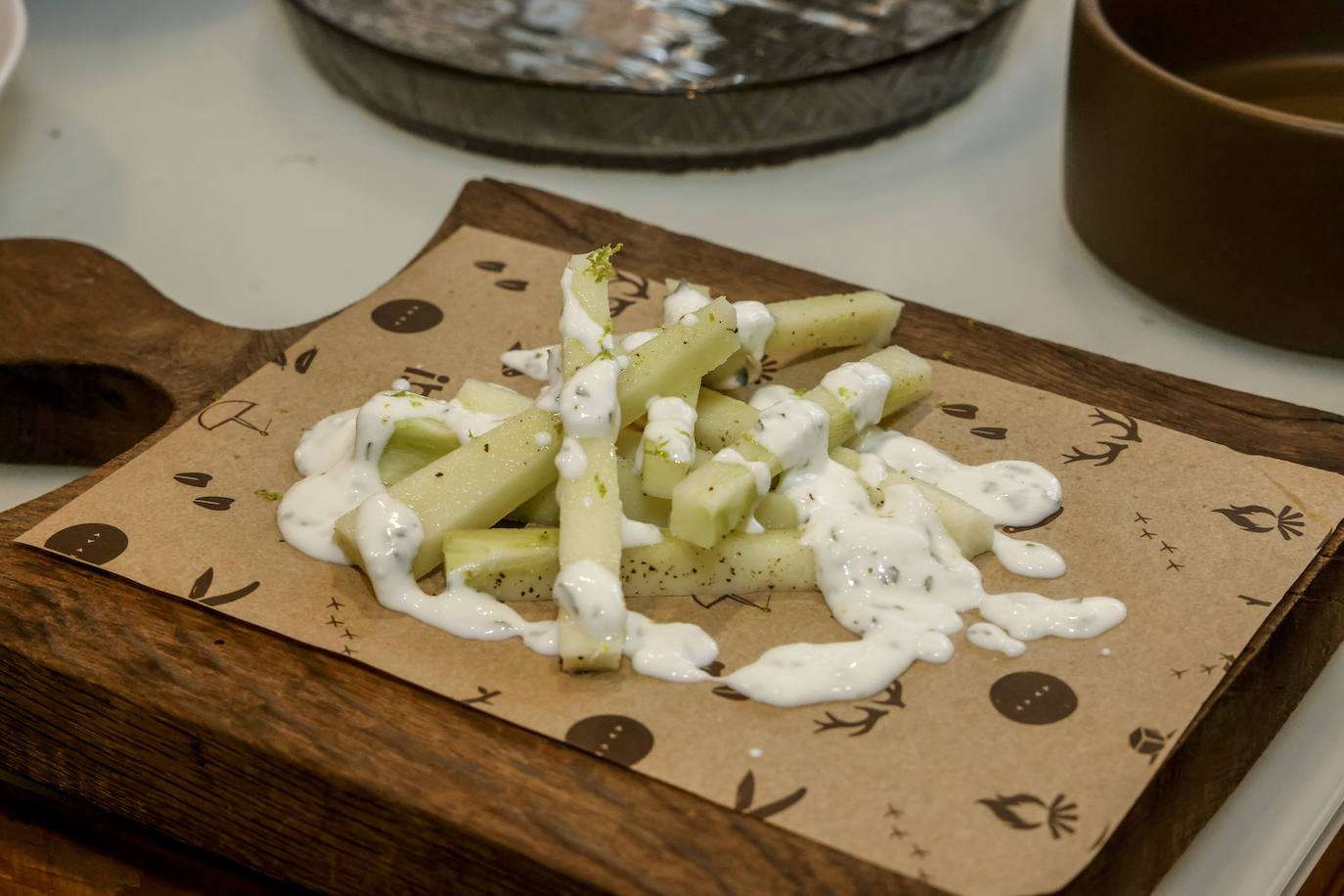 Fotos: El chef Edorta Lamo cocina sus recetas en la plaza de Abastos de Vitoria