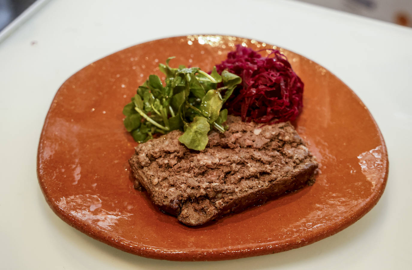 Fotos: El chef Edorta Lamo cocina sus recetas en la plaza de Abastos de Vitoria